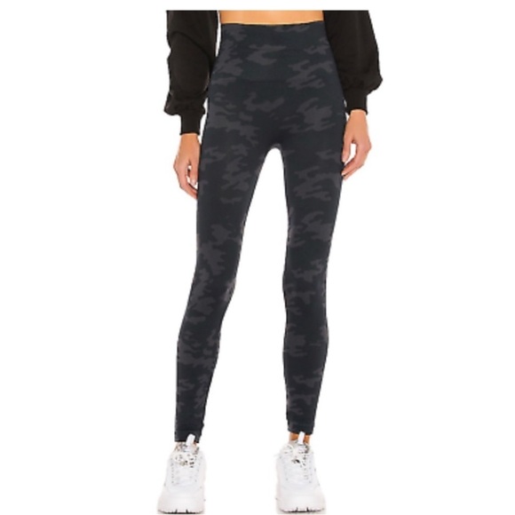 SPANX Look at Me Now Seamless Leggings Camo camouflage slimming Tummy Control M - Picture 2 of 12